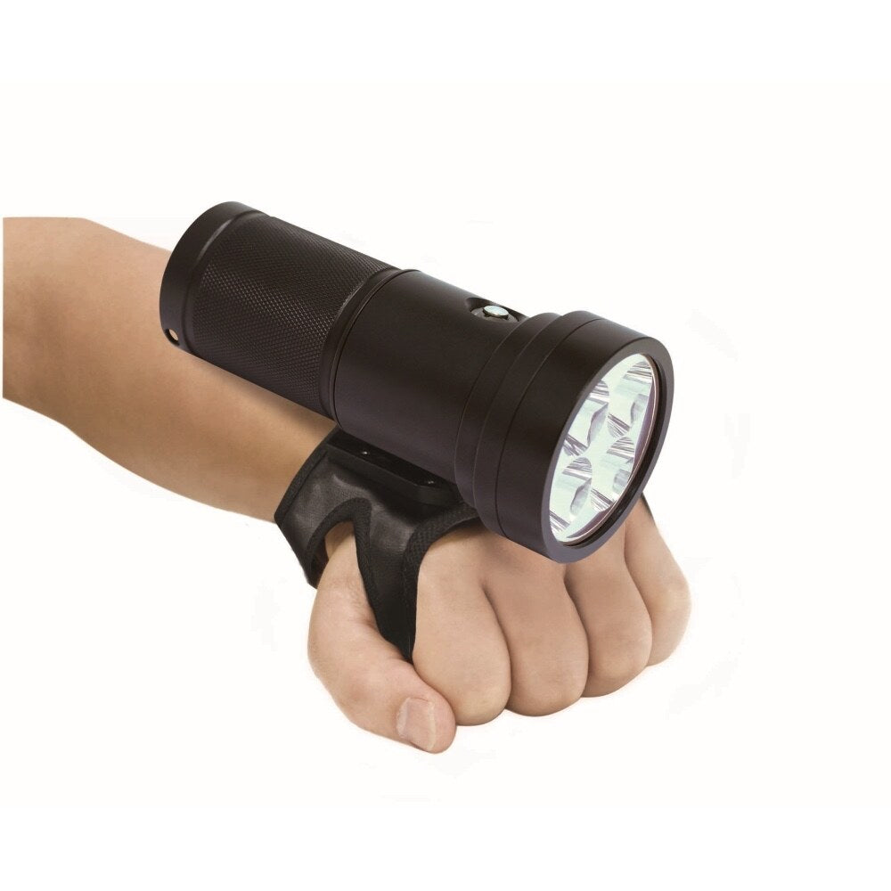 Phare BigBlue TL5200P monté sur un gant Goodman, main libre